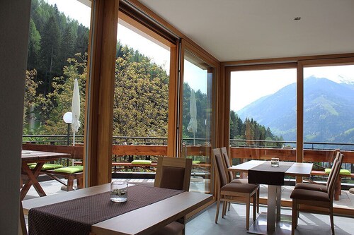 Apartment "Hofschenke Pfeiftal Hofblick" with Terrace, Garden & WLAN