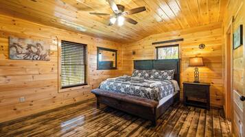 4 bedrooms, iron/ironing board, free WiFi, bed sheets