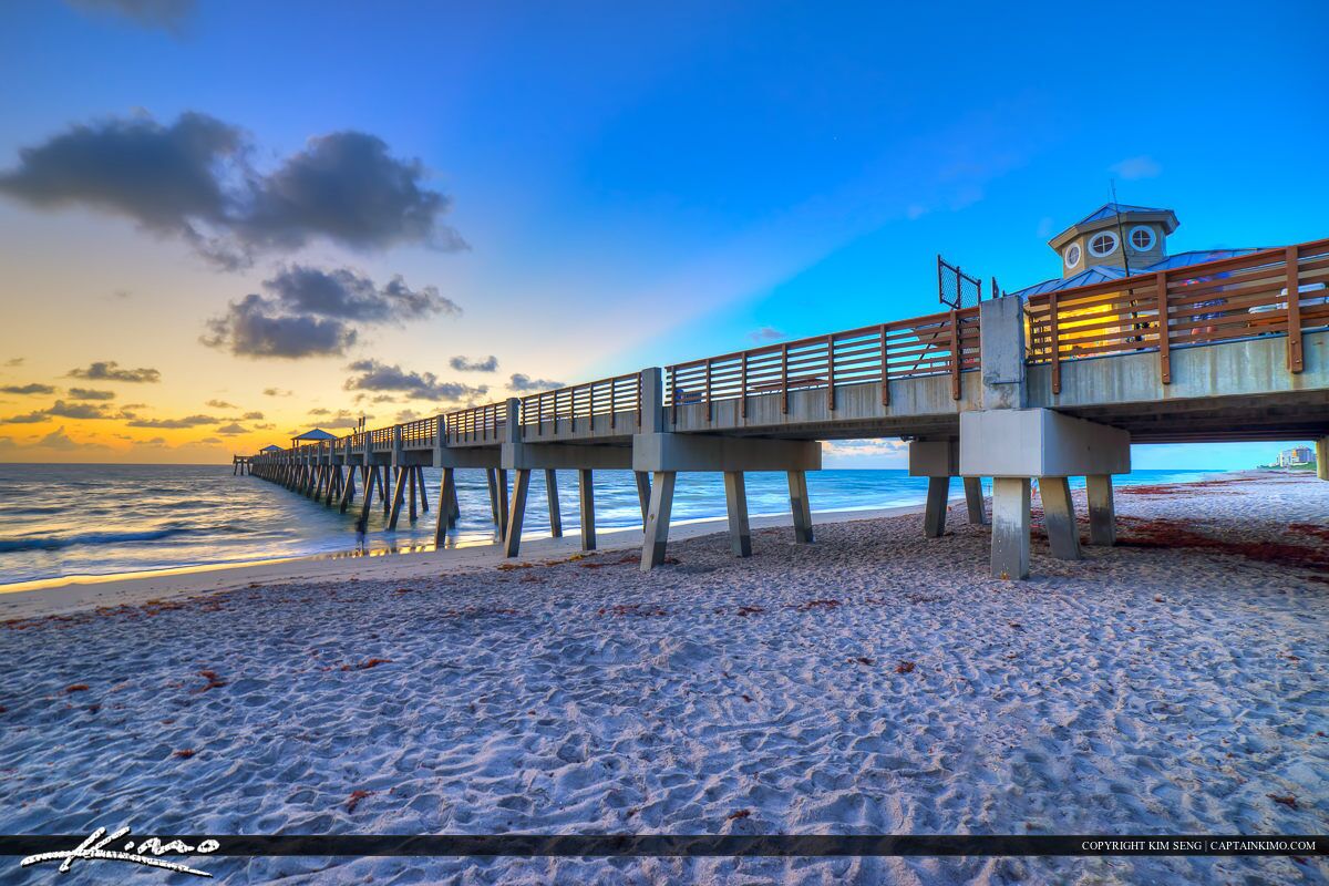 Beach nearby, sun-loungers, beach towels