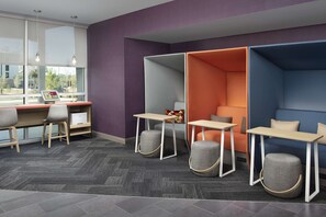 Business center - Tru by Hilton Beaufort, SC (Beaufort)