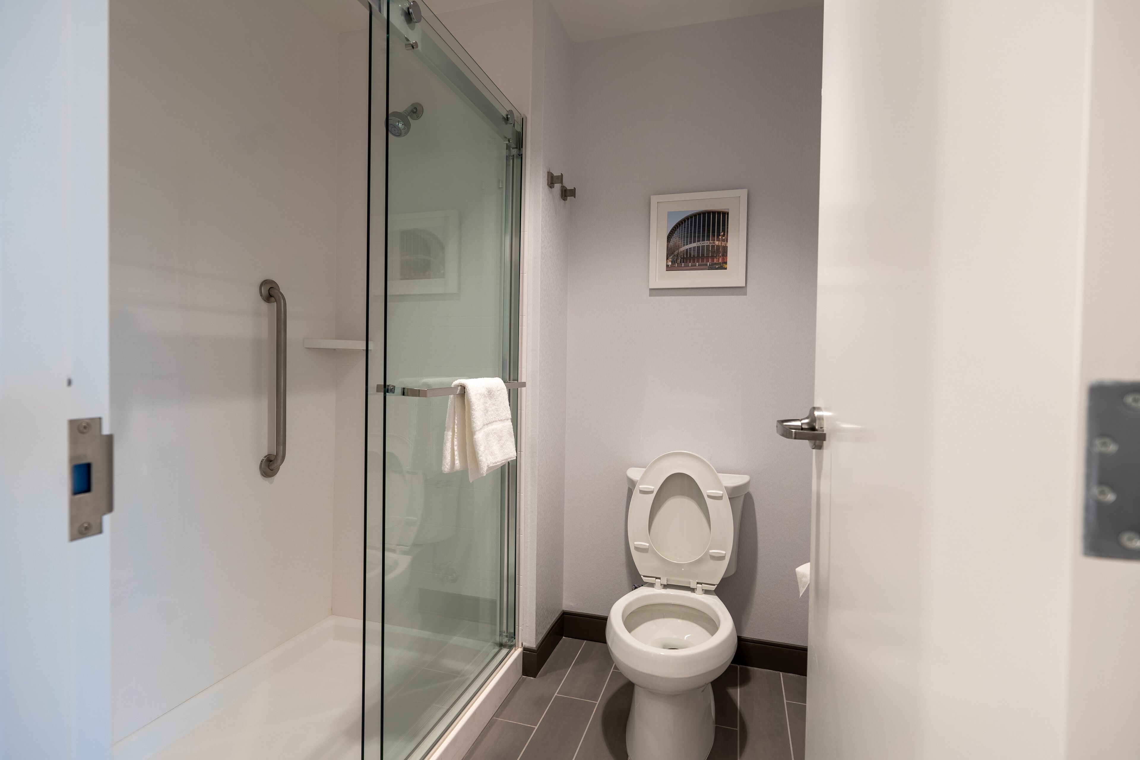 hydromassage showerhead, free toiletries, hair dryer, towels