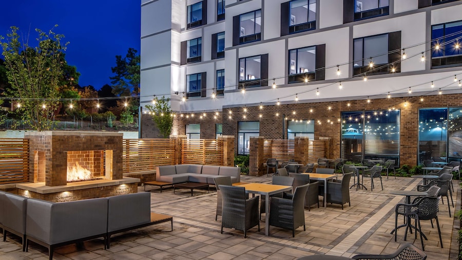 Hampton Inn & Suites Raleigh Midtown
