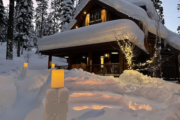 Different in winter! We dug out fire pit for late night new years in the snow