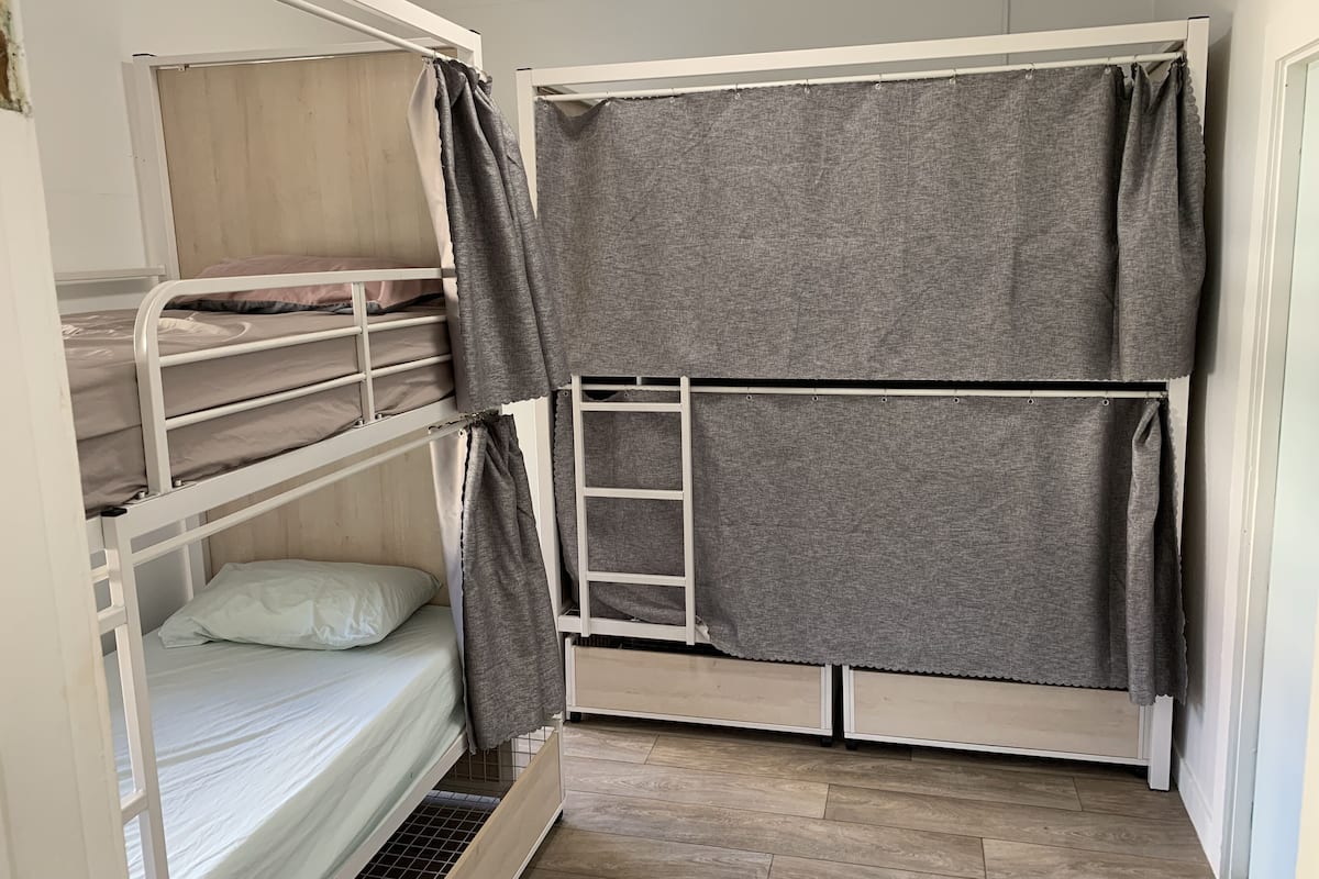 Dormitorio condiviso Economy, dormitorio misto, bagno condiviso | Wi-Fi gratuito