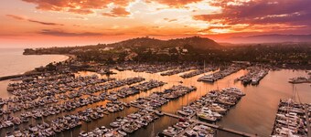 Gorgeous California Comfort - King Bed - Walk to Downtown and Parks!