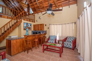 Interior detail - Tranquility Bay Resort (San Pedro)