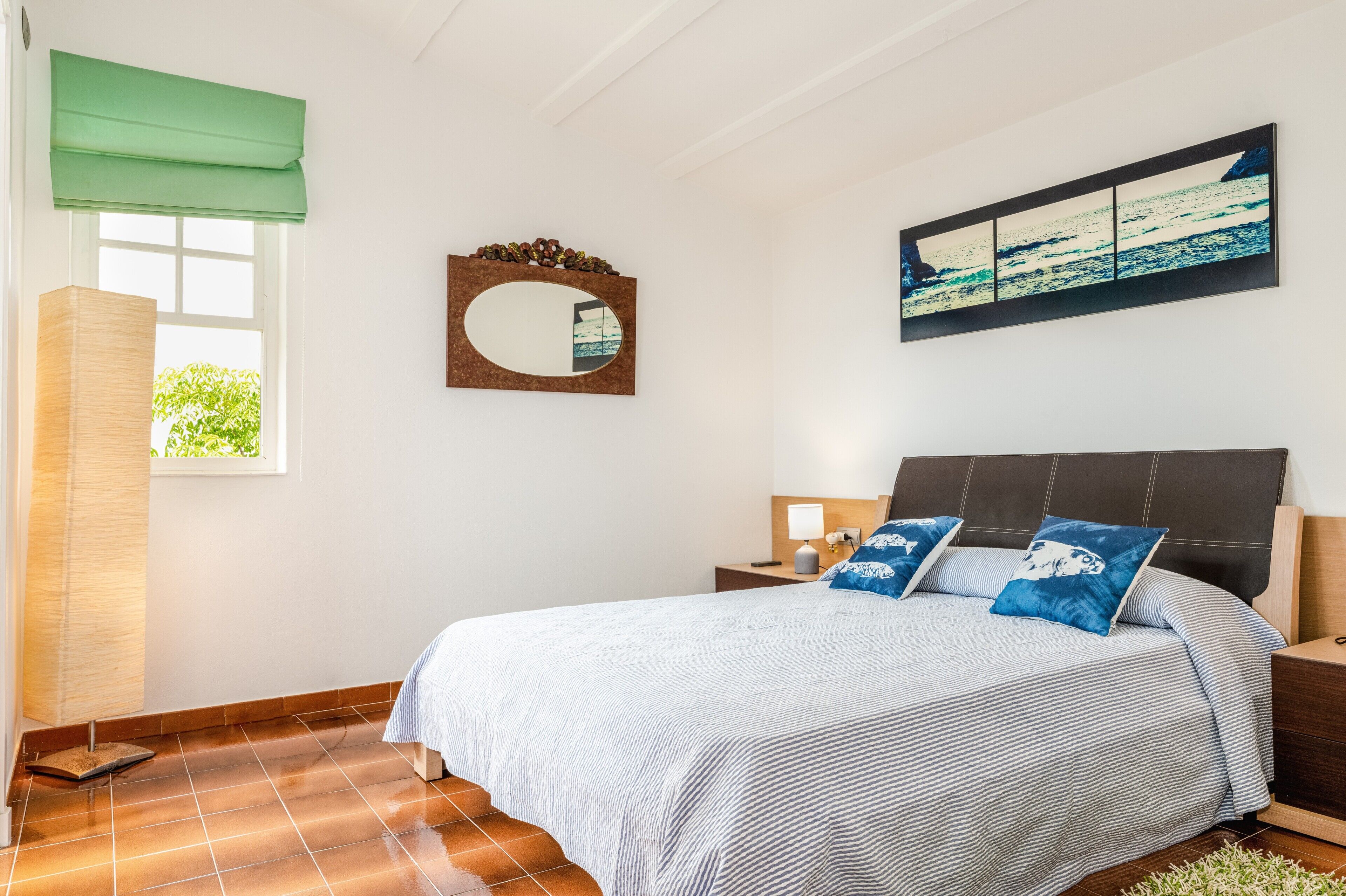 2 makuuhuonetta, silitysrauta/-lauta, ilmainen Wi-Fi, vuodevaatteet