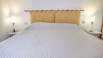 2 bedrooms, bed sheets