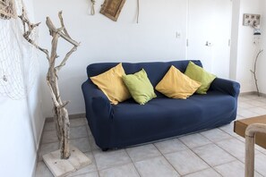 TV - M263 - Marcelli, three-room apartment with portico facing the sea (Marcelli)