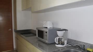 Fridge, microwave, coffee/tea maker, blender