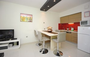 Apartamento (One Bedroom Apartment) | Sala de jantar