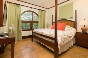 Luxury House, 6 Bedrooms, Private Pool, Ocean View | Individually decorated, individually furnished, desk, laptop workspace - Cinco Sinsotes (Sardinal)