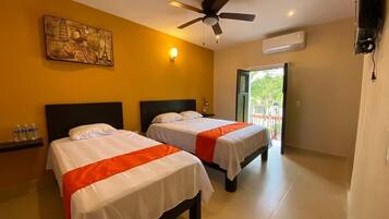 Hypo-allergenic bedding, free WiFi, bed sheets