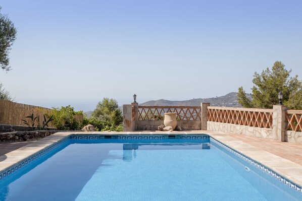 Pool - Cozy Holiday Home “La Monticana “ with Sea View, Wi-Fi, Air Conditioning, Pool & Terrace (Frigiliana)