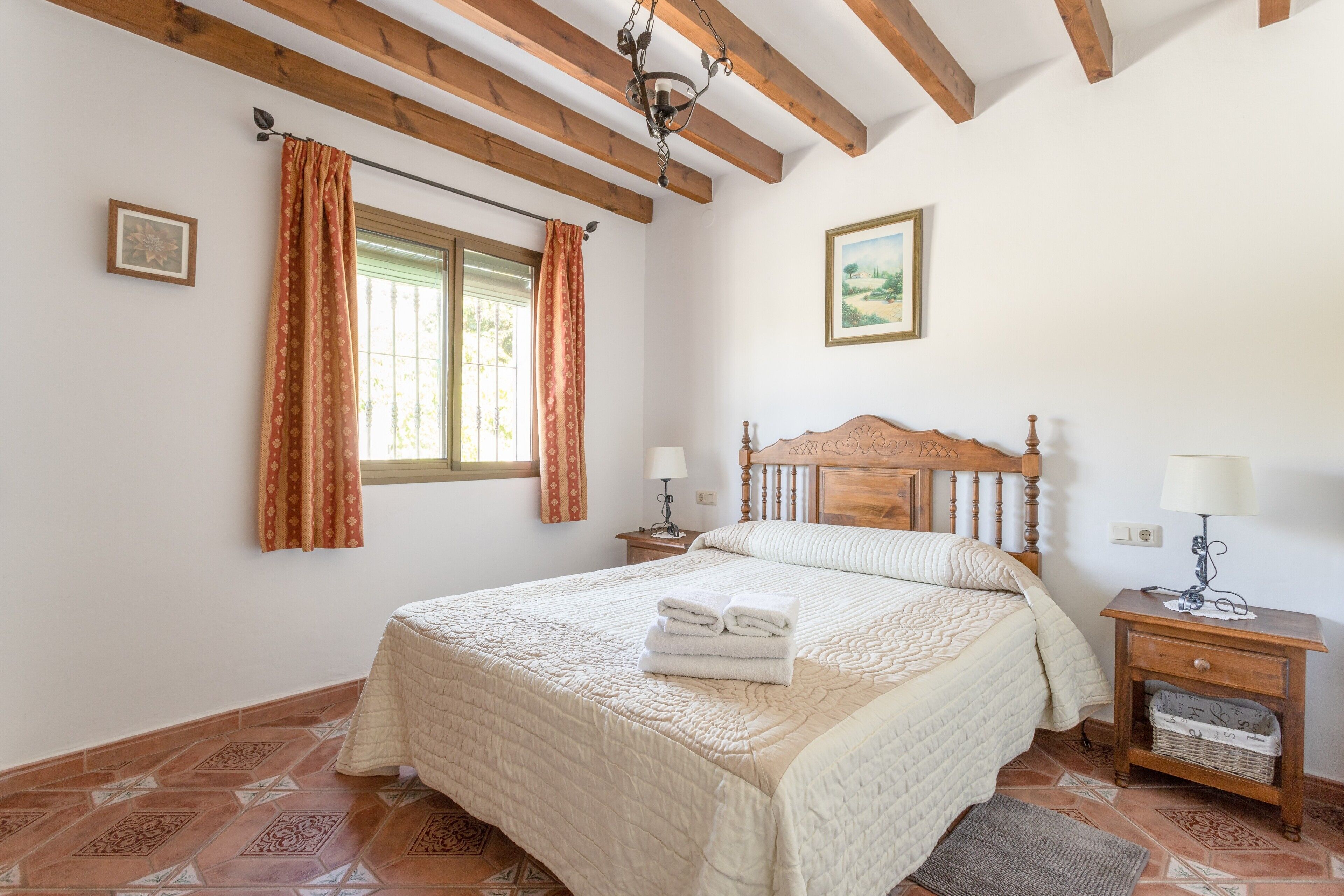 3 habitaciones, tabla de planchar con plancha y wifi gratis 