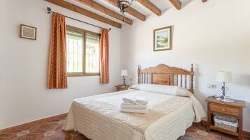 3 habitaciones, tabla de planchar con plancha y wifi gratis