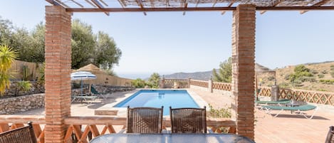 屋外ダイニングエリア