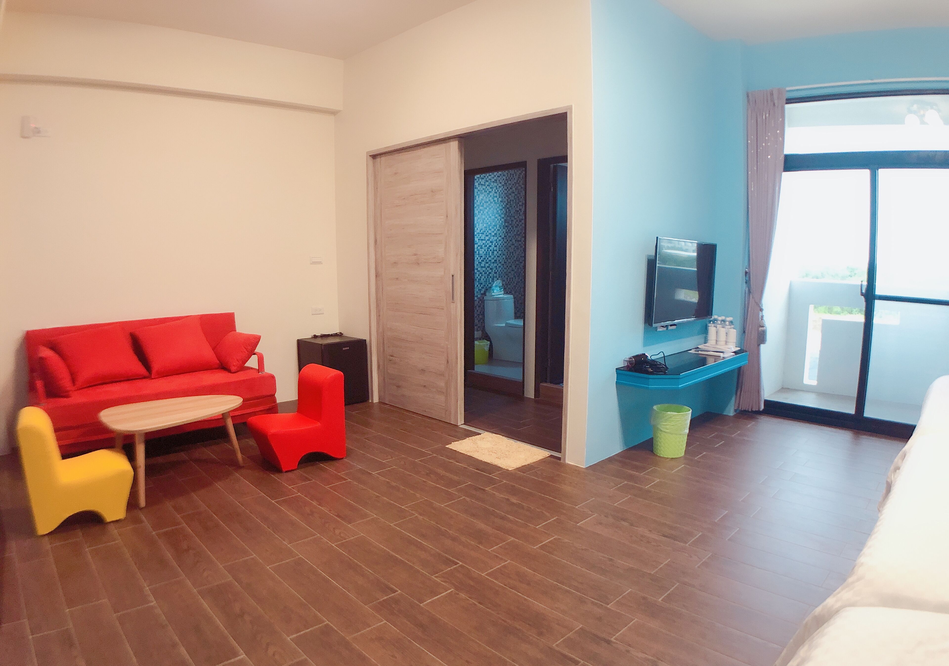 Habitación familiar, balcón | Cortinas opacas, wifi gratis, ropa de cama