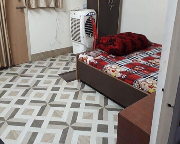 Room - Shri Vrinda Dham (Mathura)