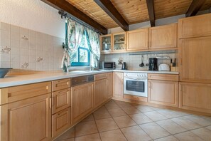 Fridge, microwave, oven, dishwasher - Fewo Katja im Ostseebad Binz (Binz)