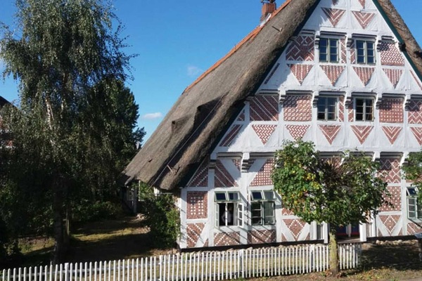 Denkmalgeschütztes Ferienidyll unter Reet