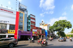 Exterior - OYO 885 Ngoc Thinh Hotel (Ho Chi Minh City)