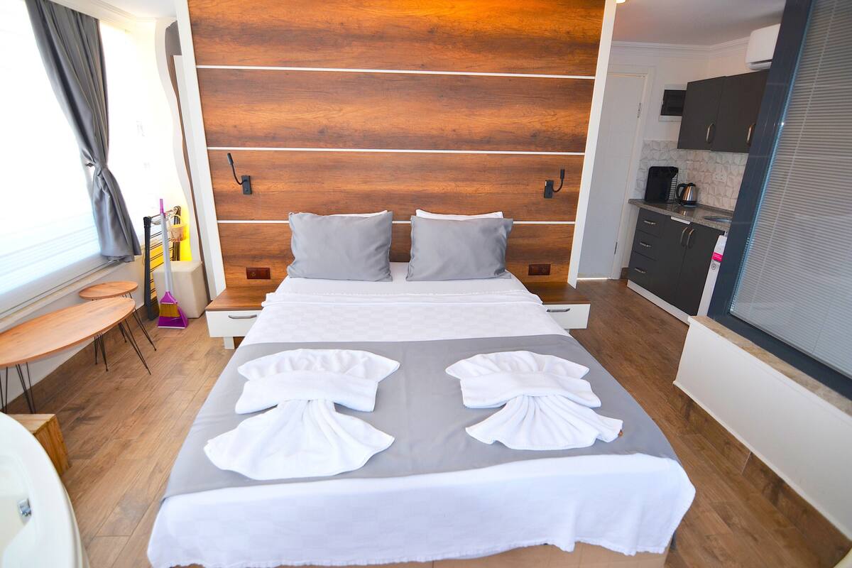 romantic double room, 1 bedroom, jetted tub, sea view | 1 bedroom, premium bedding, select comfort beds, desk