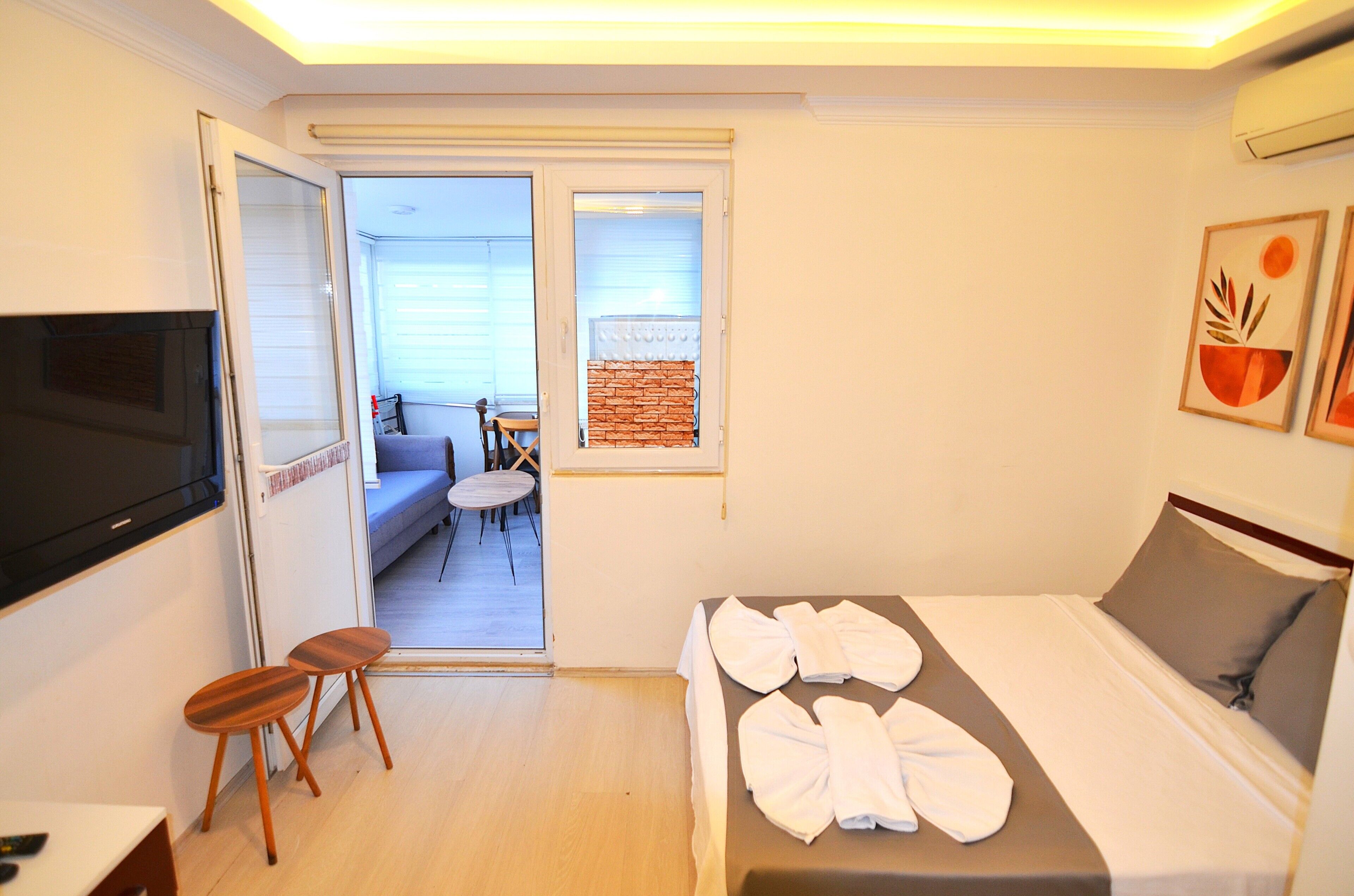 superior apartment, 1 bedroom, non smoking, city view | 1 bedroom, premium bedding, select comfort beds, desk