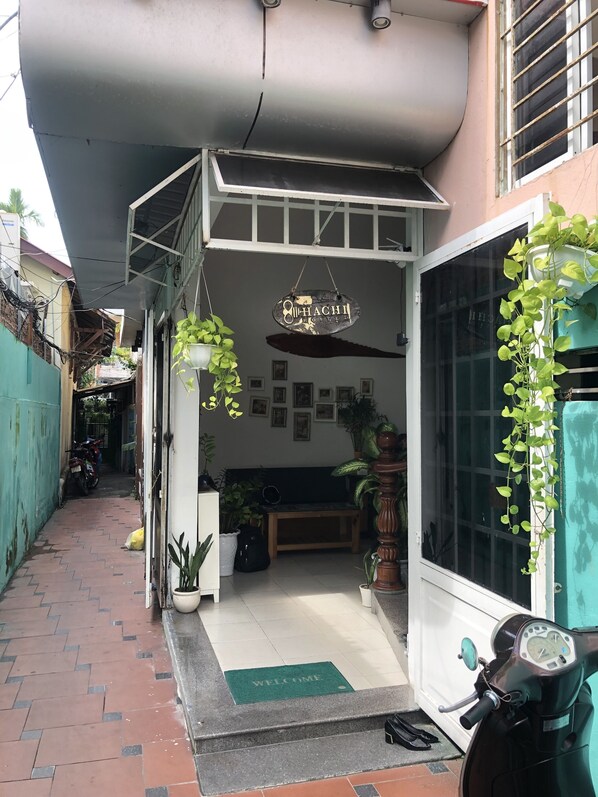 Exterior - SPOT ON 883 Hachi Hostel (Da Nang)