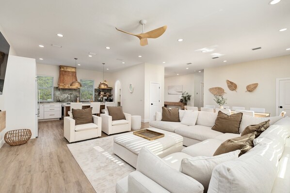 Smart TV, music library, video library, stereo - NEW! Shipping Container Pool & Ocean Views (santa rosa beach)