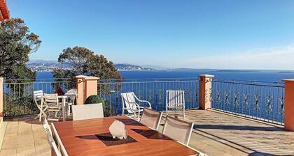 Pleasant villa with panoramic sea view