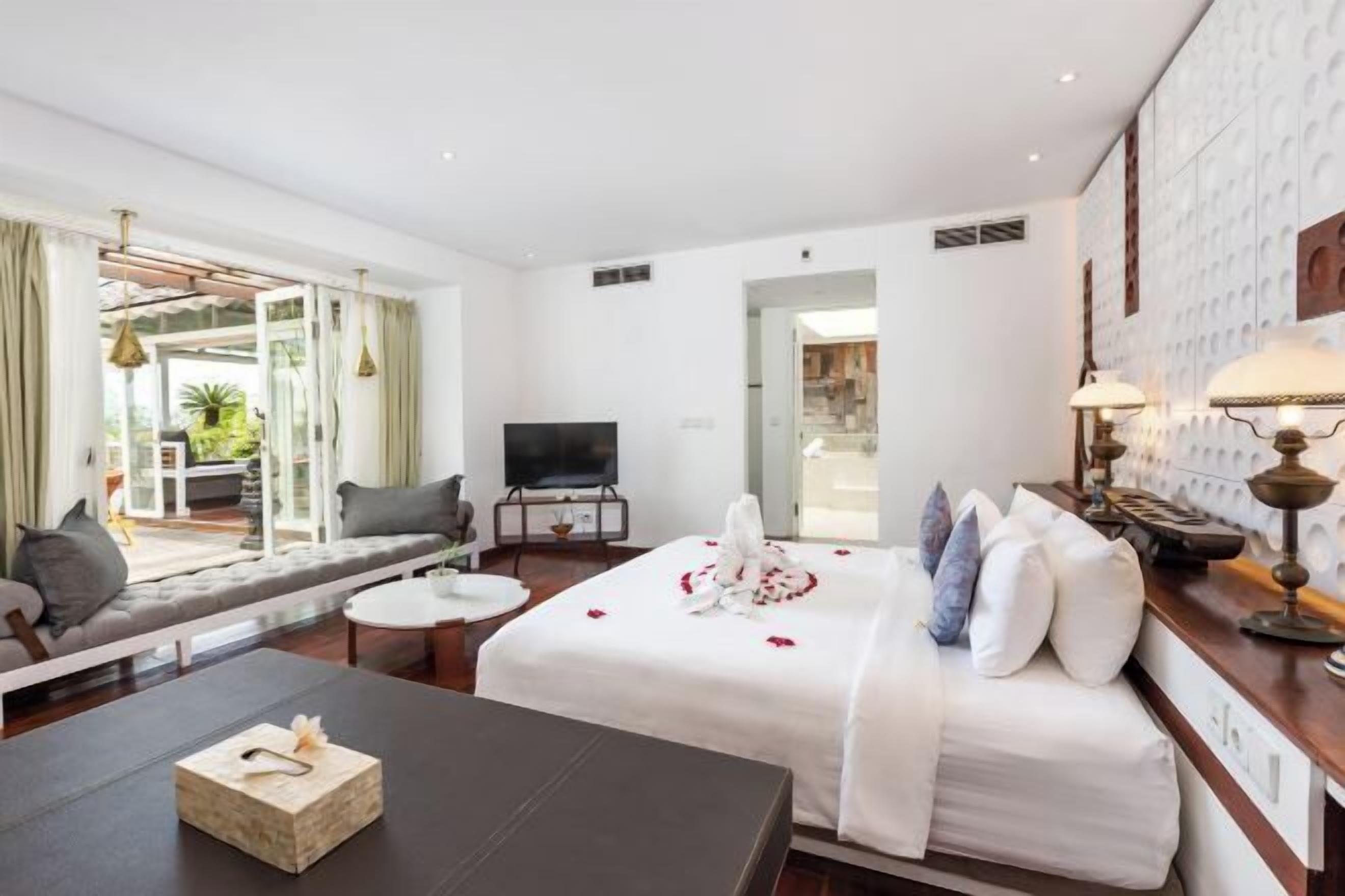 In-room safe, desk, laptop workspace, blackout curtains