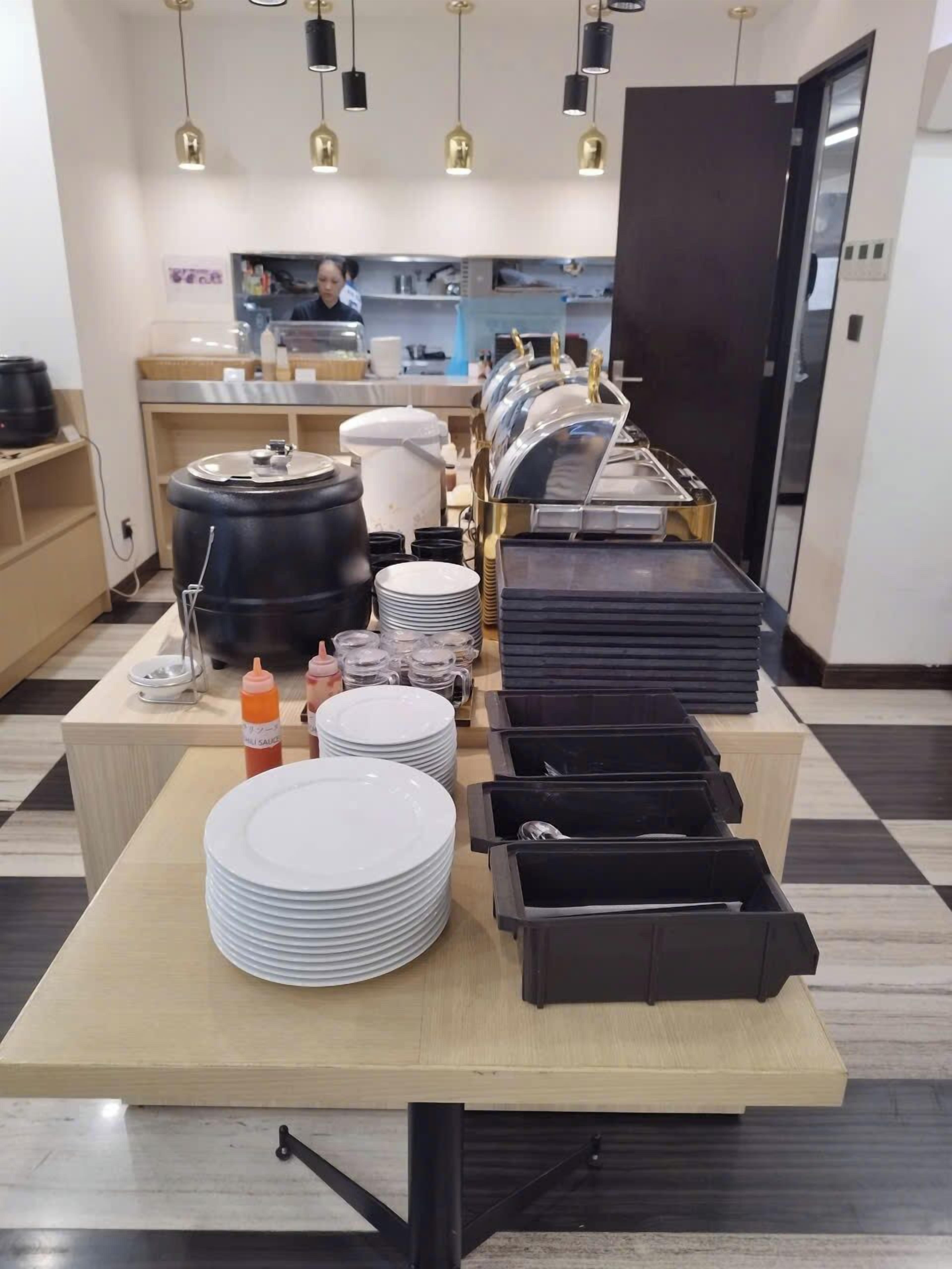 Daily buffet breakfast (VND 200000 per person)