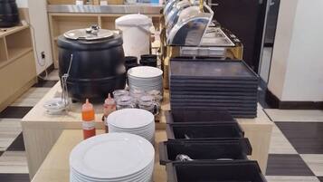 Daily buffet breakfast (VND 200000 per person)