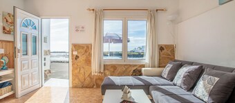 Charming Apartment Directly On Seaside Close to Caletón Blanco with Wi-Fi