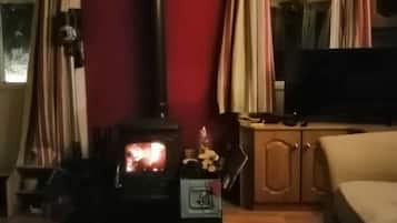 Cabin | 2 bedrooms, iron/ironing board, free WiFi, bed sheets