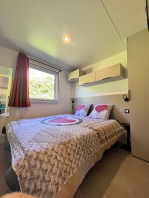 Family Mobile Home | Individually furnished, free WiFi, bed sheets - Camping La Grappe Fleurie (Fleurie)