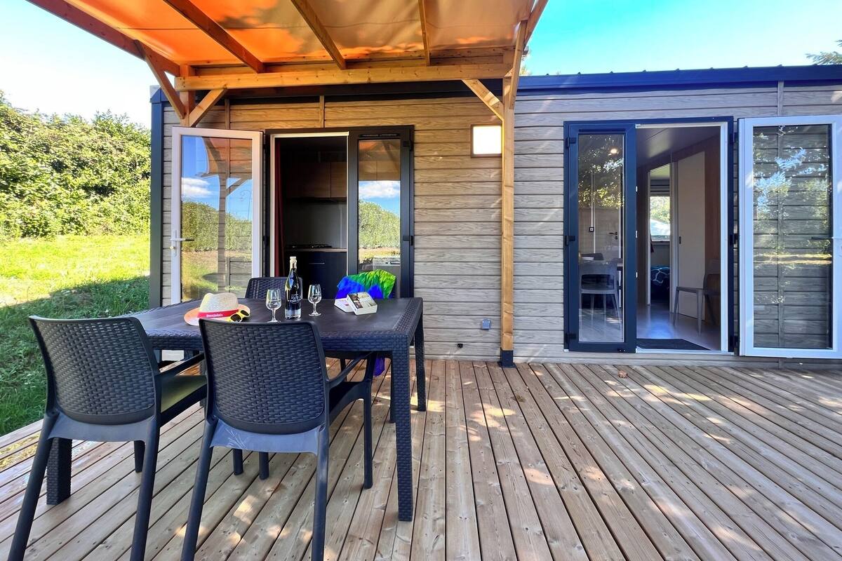 Family Mobile Home | 2 bedrooms, individually furnished, free WiFi, bed sheets