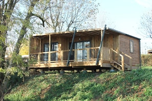 Ameublement personnalisé, Wi-Fi gratuit, draps fournis