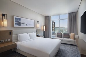 Suite Affaires, 1 chambre, vue sur la ville | Coffre-fort, bureau, espace de travail pour ordinateurs portables