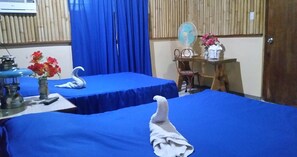 Chambre familiale double, 2 lits doubles | Couette en duvet, lit avec matelas en mousse à mémoire, literie fournie