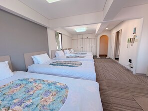 Basic Room, 5 Bedrooms, Non Smoking | Desk, free WiFi, bed sheets - Weekly Green In Namba (Osaka)