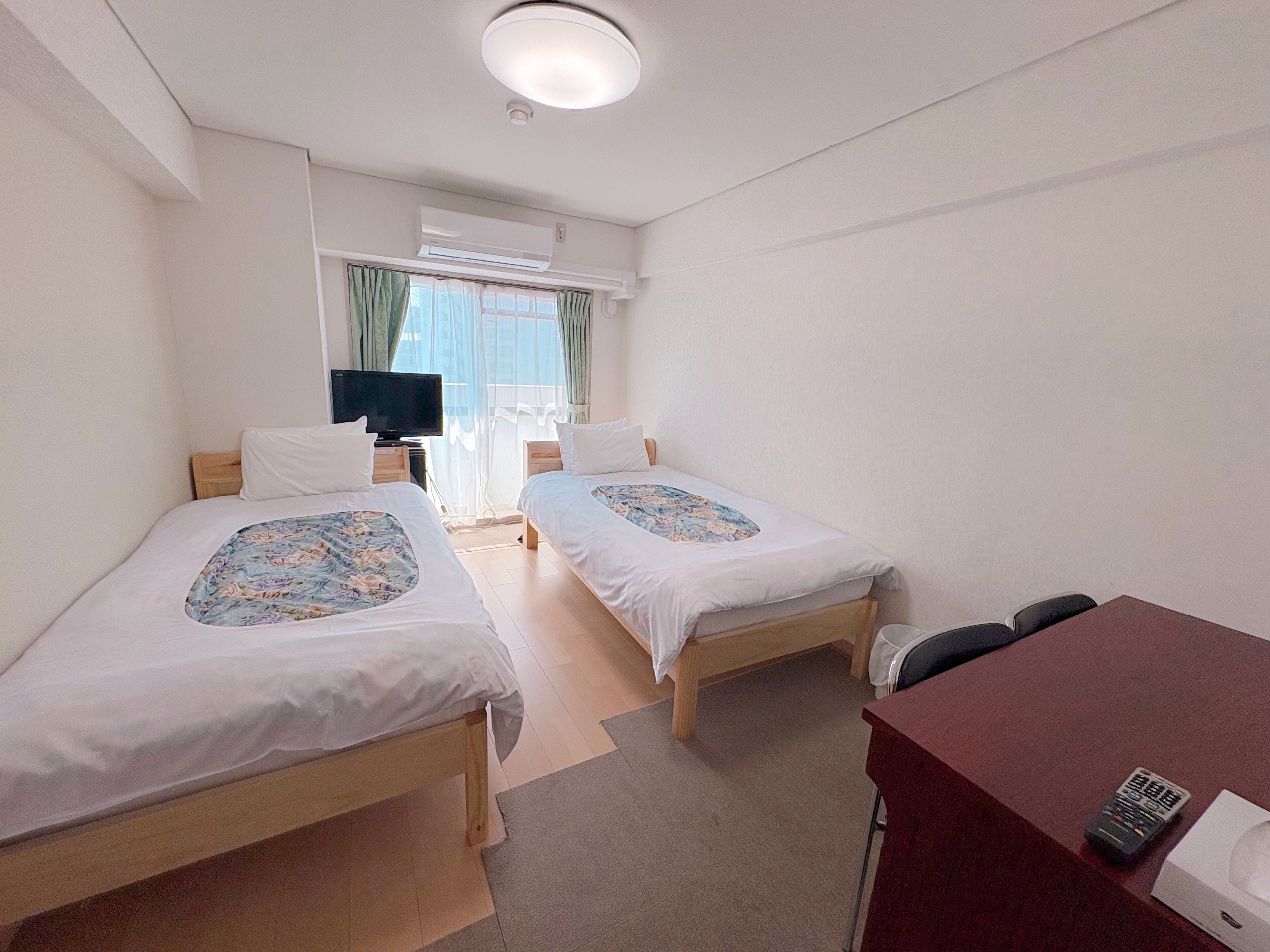 Basic Twin Room, Non Smoking | Desk, free WiFi, bed sheets