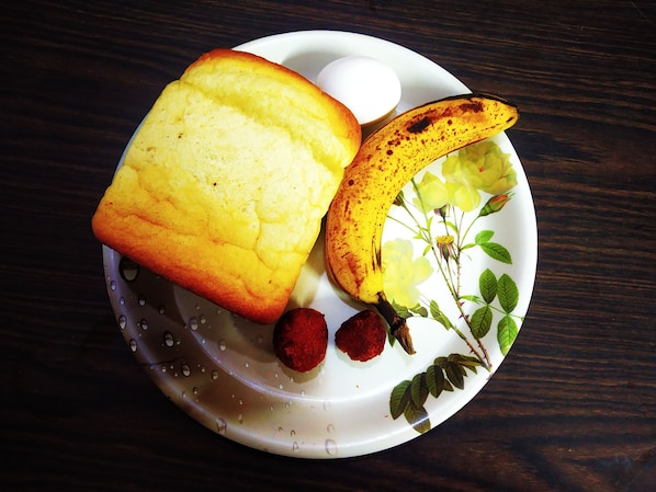 Daily local cuisine breakfast (INR 80 per person)
