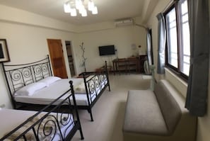 Blackout curtains, free WiFi, bed sheets - Penghu Happy Fish (Magong)