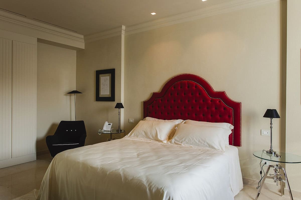 Deluxe-Doppelzimmer | 1 Schlafzimmer, Minibar, Zimmersafe, Schreibtisch