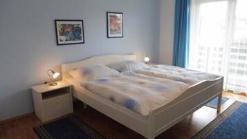 2 bedrooms, internet, bed sheets