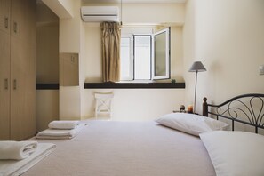 3 habitaciones, tabla de planchar con plancha, wifi y ropa de cama 