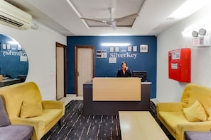 Quầy tiếp tân