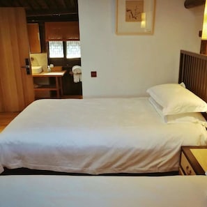 Blackout curtains, free WiFi, bed sheets